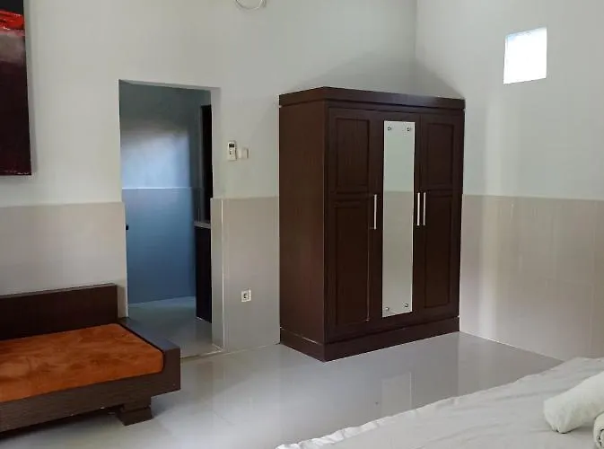Aya Redpartner Guest house