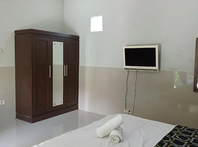 Aya Redpartner Guest house